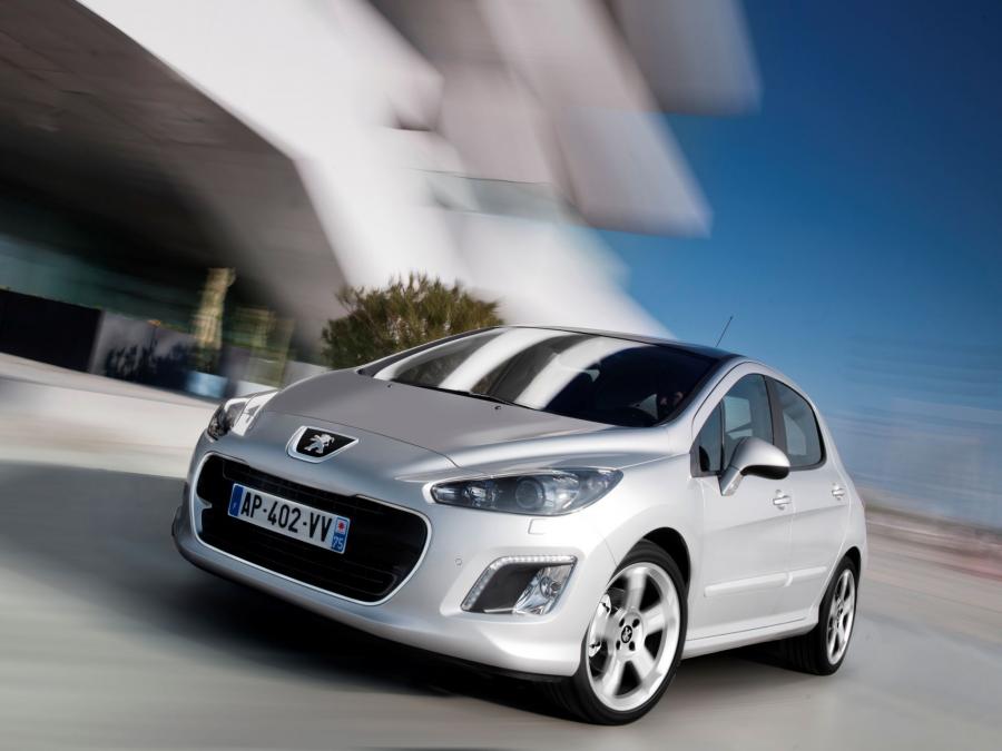  Peugeot 308 5-Door 2011 года  (фото 21 из 30)